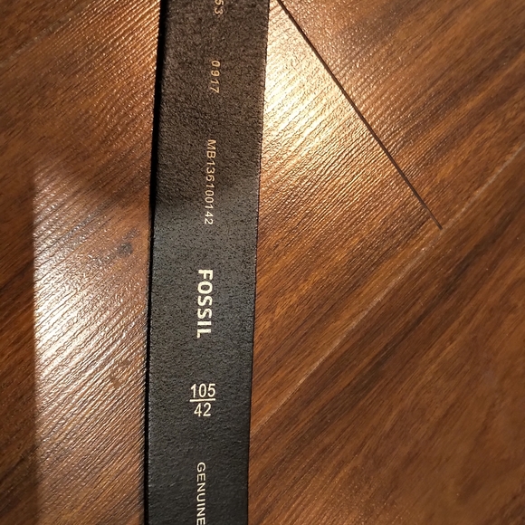 Fossil leather belt with steel engraved buckle - Picture 7 of 8